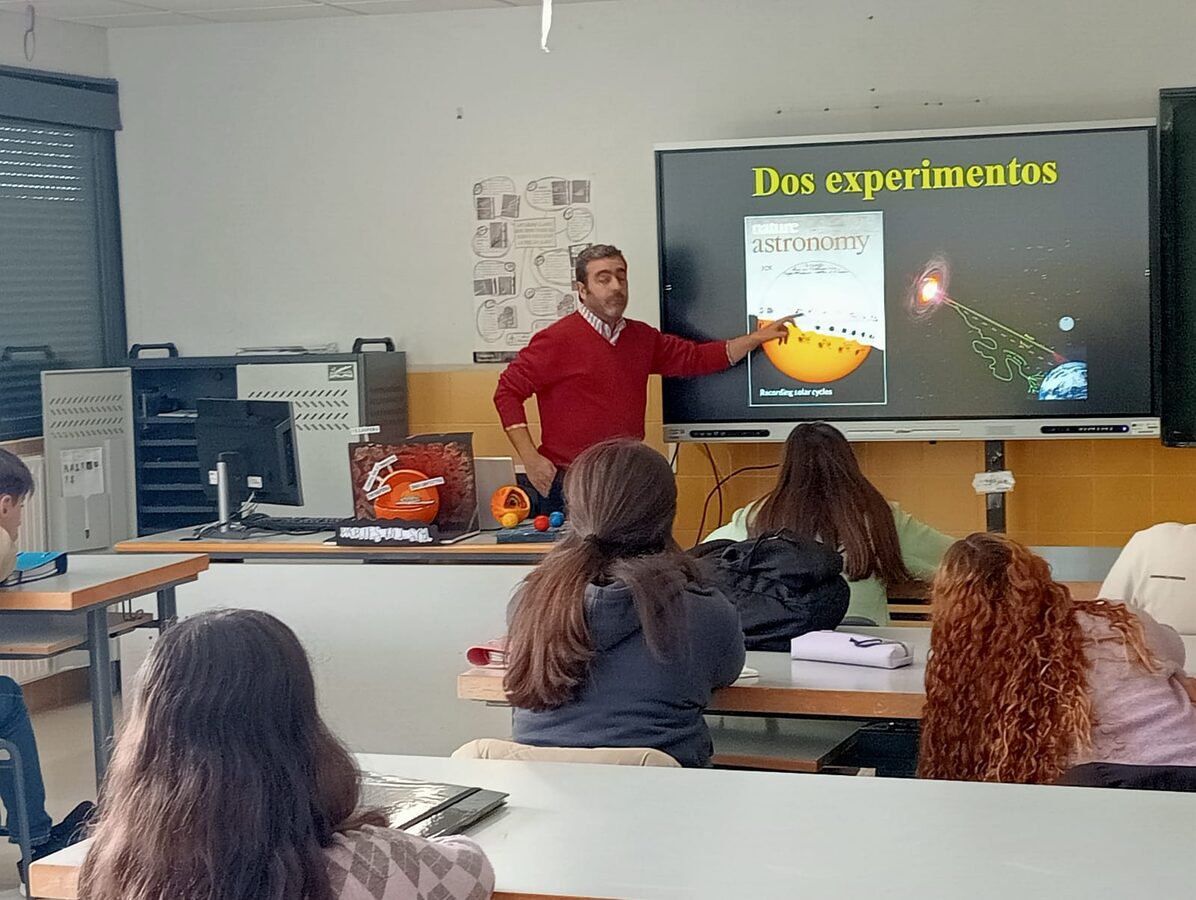 Charla El sol y los rayos cósmicos